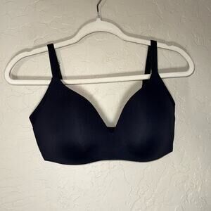 Knix black wingwoman contour wireless bra. size 6.